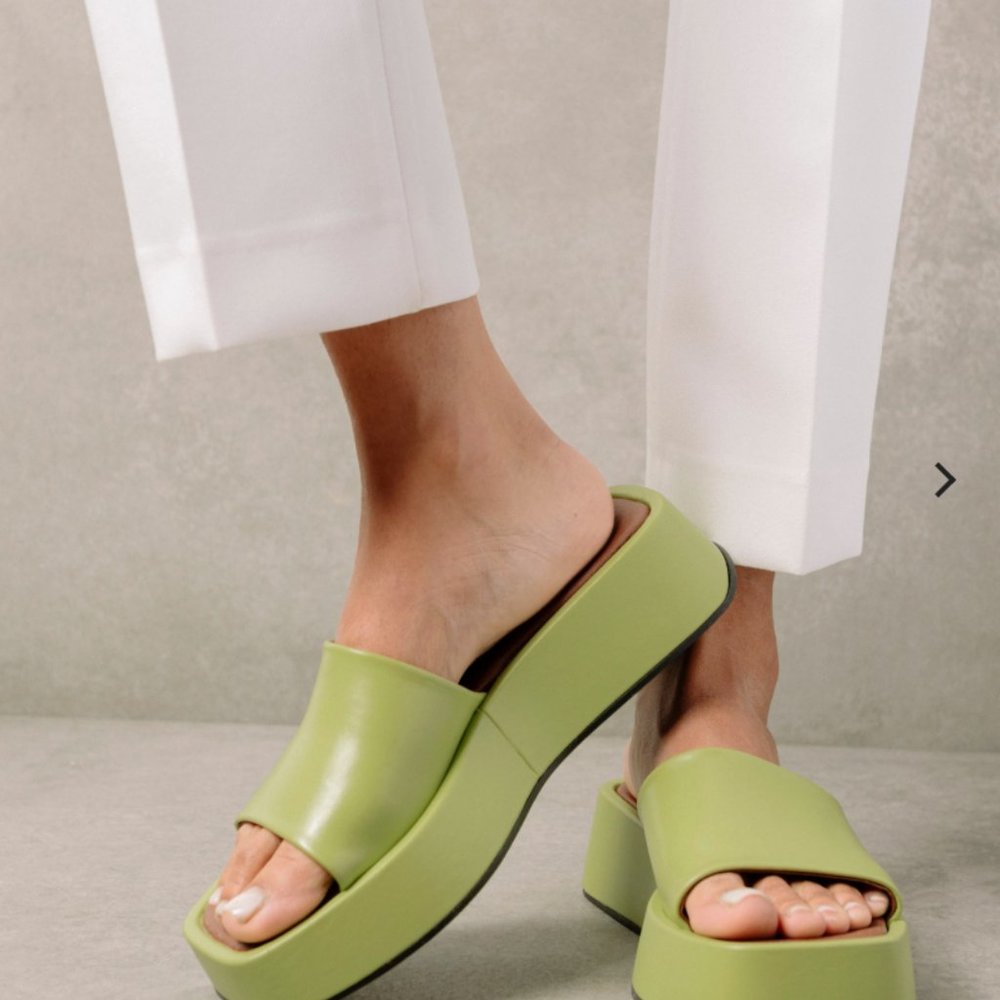 ALOHAS Green Vegan Leather Sandals